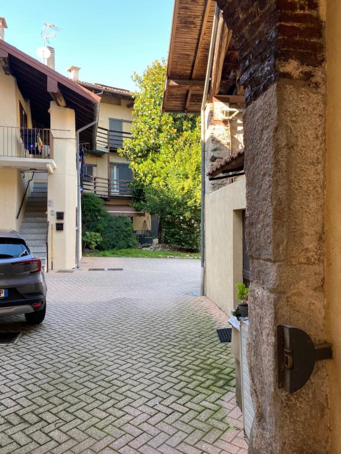 Apartamento Vicolo Forno Mercallo Exterior foto